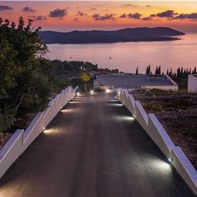 Luxury 5-Bedroom Sea-View Villa with Heated Infinity Pool in Orasac near Dubrovnik – Sleeps 10